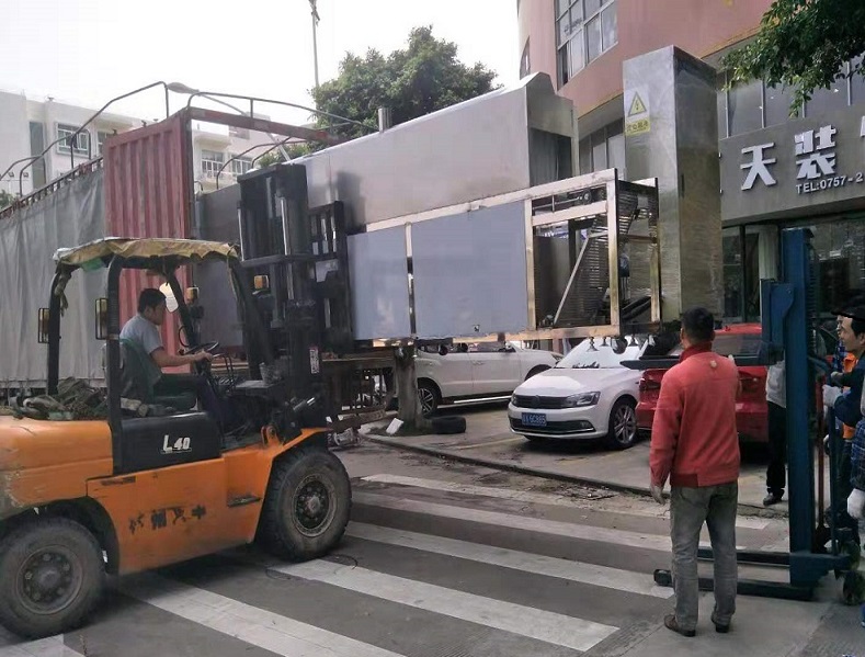 出貨南昌超聲波清洗噴淋設(shè)備裝車 出貨南昌超聲波清洗噴淋設(shè)備裝車